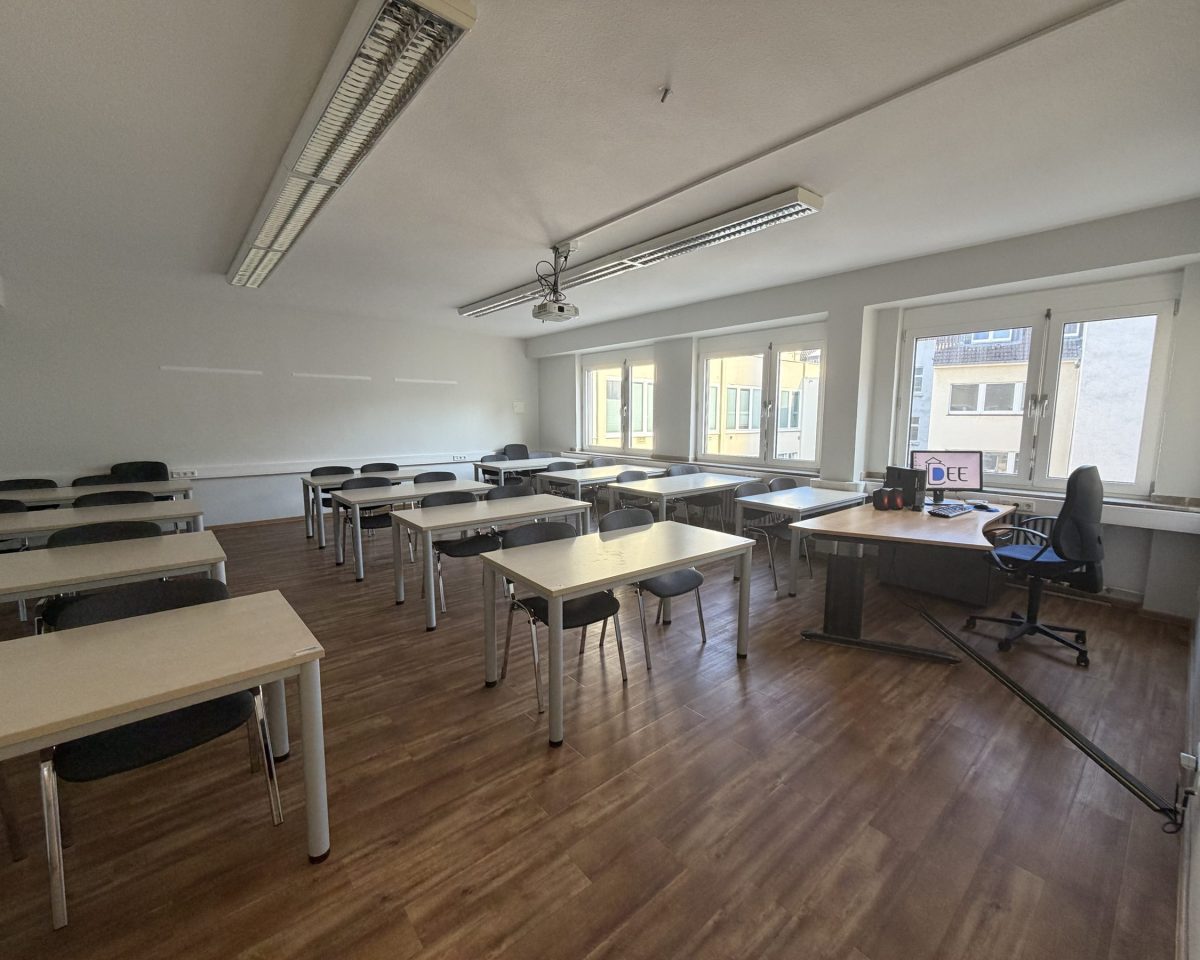 Intensivkurs im Unterrichtsraum der DEE-Sprachschule